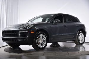 black porsche macan